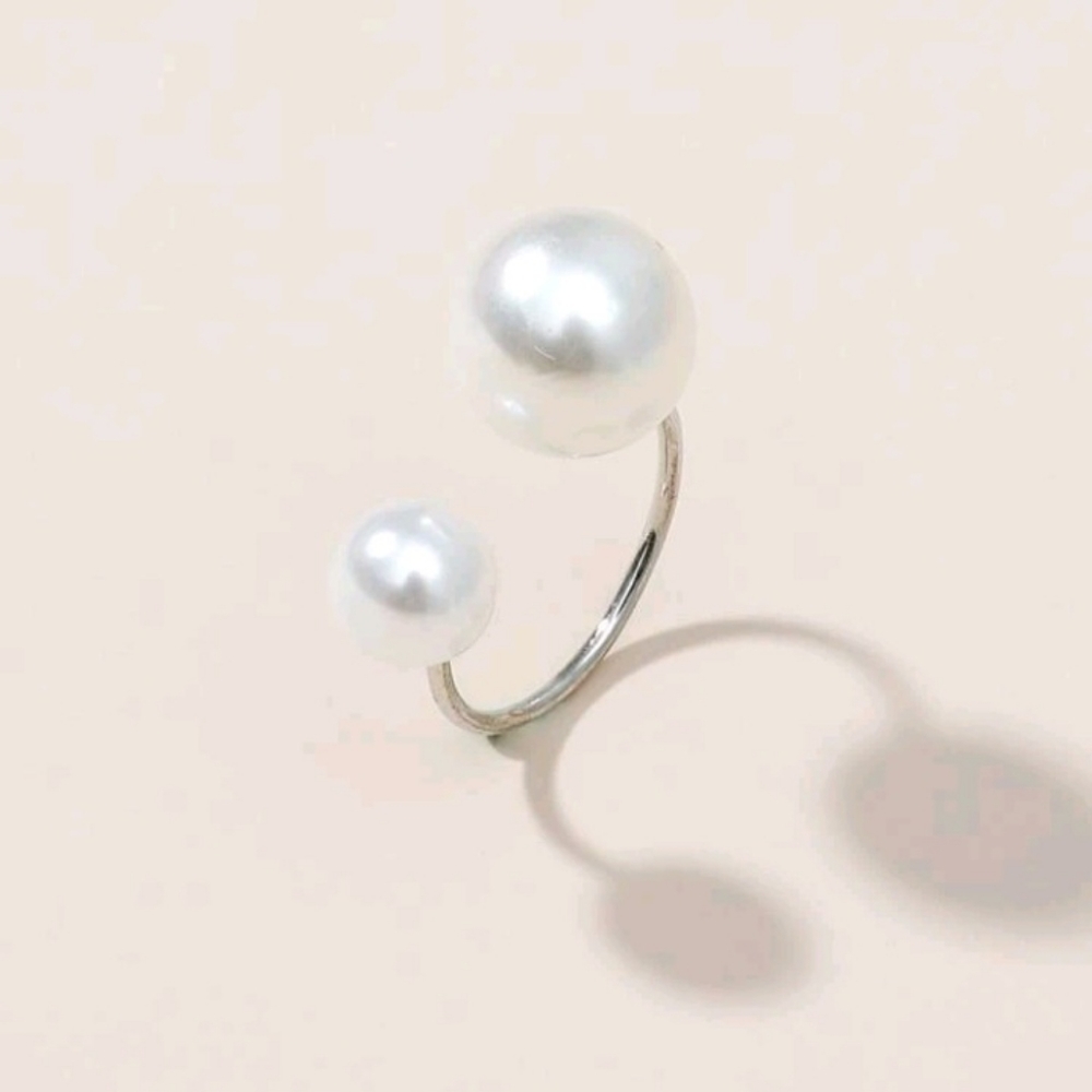 Pearl Ring - Picture 3 of 8